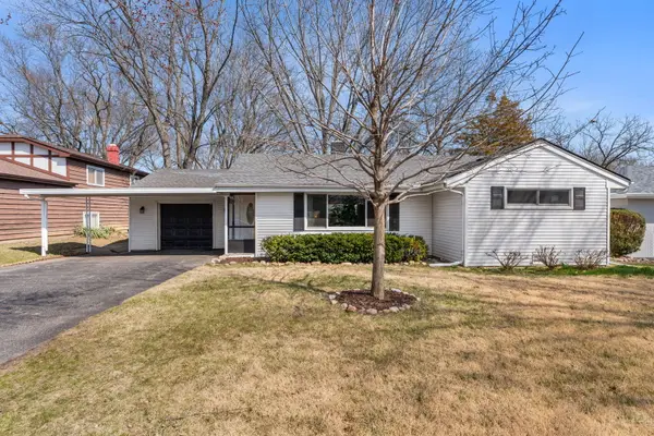 933 N Midlothian Road, Mundelein, IL 60060