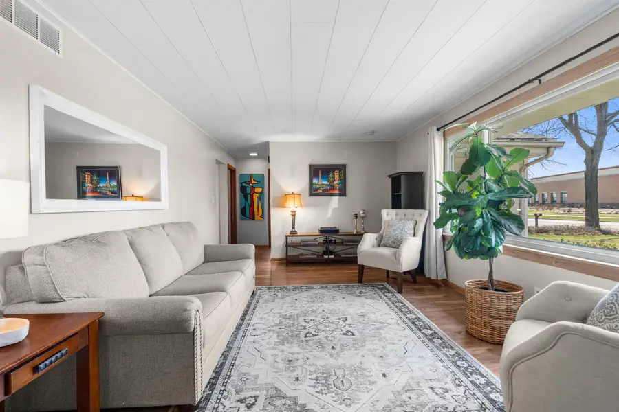 933 N Midlothian Road, Mundelein, IL 60060 - #3