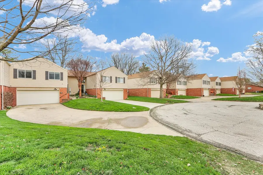 29 Fields East Drive, Champaign, IL 61822 - #2