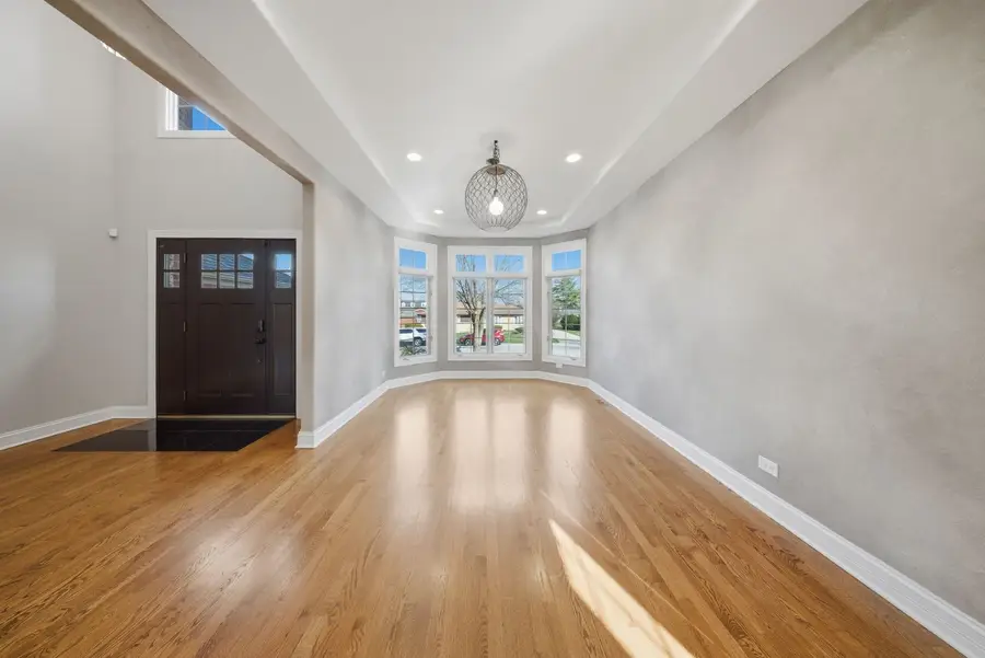8242 Latrobe Avenue, Burbank, IL 60459 - #3