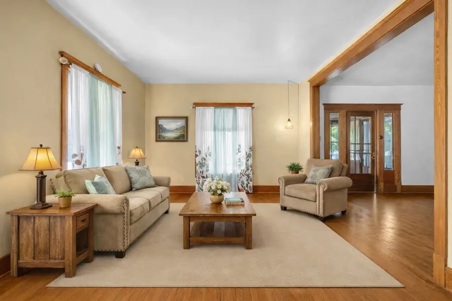 878 S Wildwood Avenue, Kankakee, IL 60901 - #3