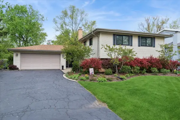 122 Mulberry Road, Deerfield, IL 60015