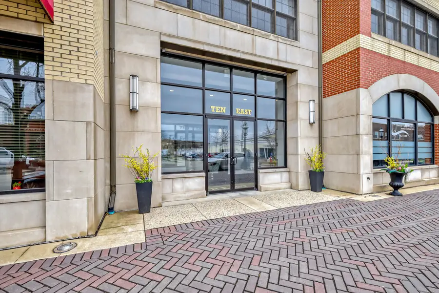 10 E Burlington Street #3B, Riverside, IL 60546 - #3