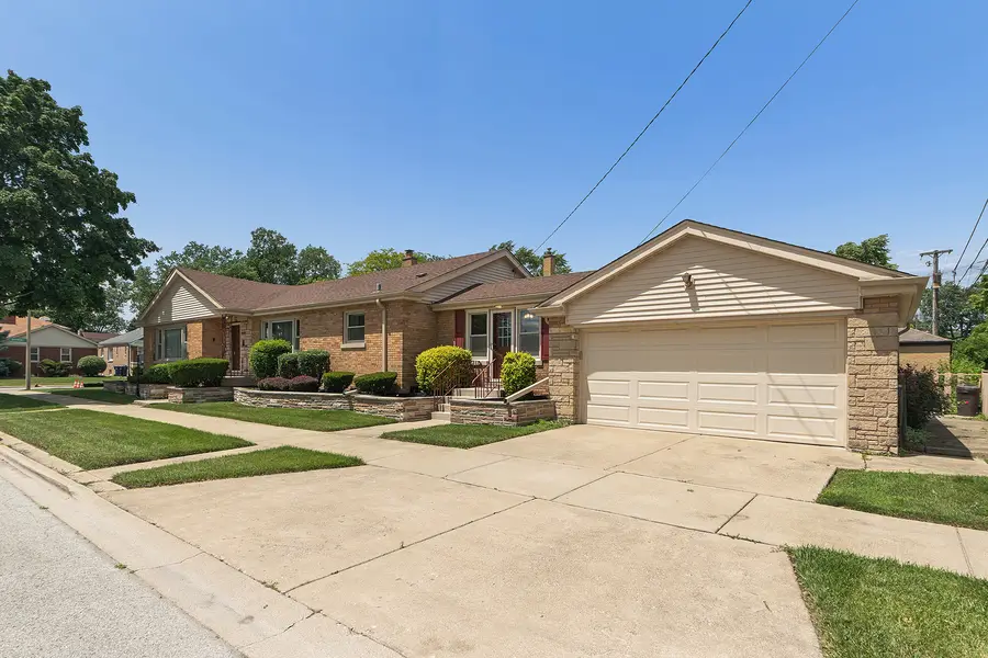 2928 W 92nd Street, Evergreen Park, IL 60805 - #3