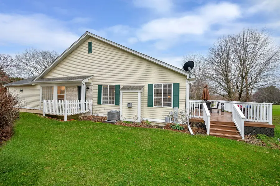 350 Normandie Drive, Sugar Grove, IL 60554 - #2