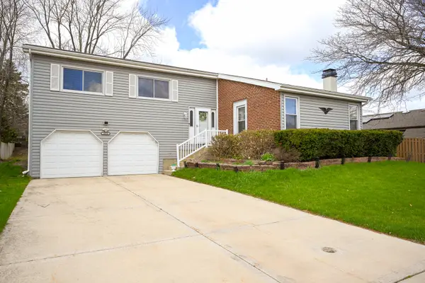 1952 Glenrock Lane, Glendale Heights, IL 60139