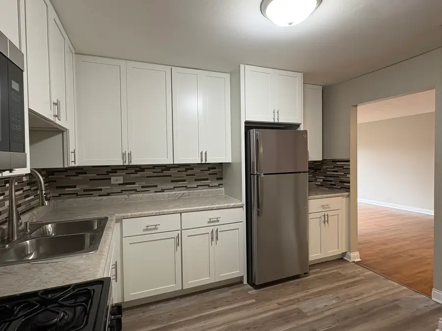 8816 N Western Avenue #2F, Des Plaines, IL 60016 - #3