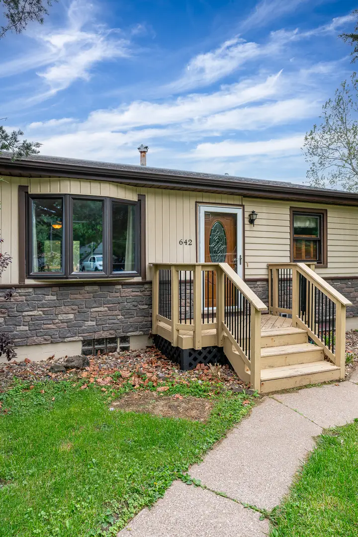 642 8th Street, Silvis, IL 61282 - #2