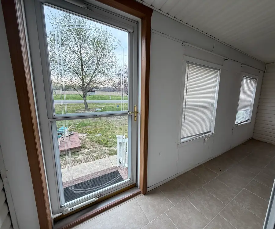 22987 N Post Oak Lane, Walnut Hill, IL 62893 - #2