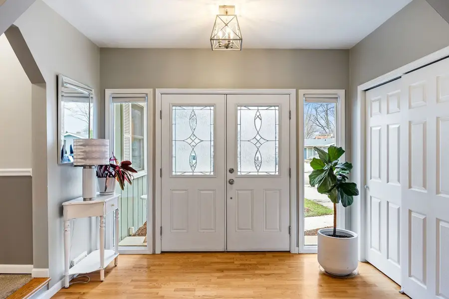 425 N Alfred Avenue, Elgin, IL 60123 - #3