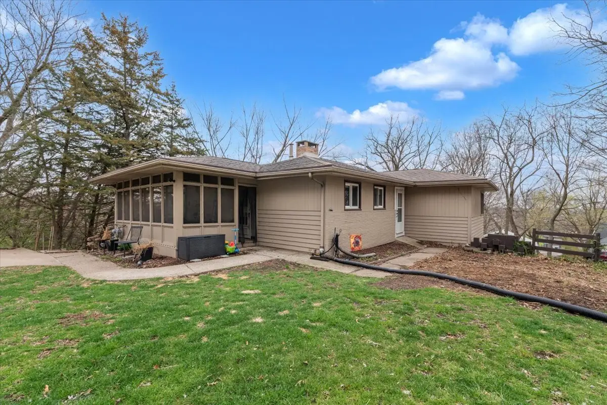 1588 Washington Street, Muscatine, IA 52761 - #1