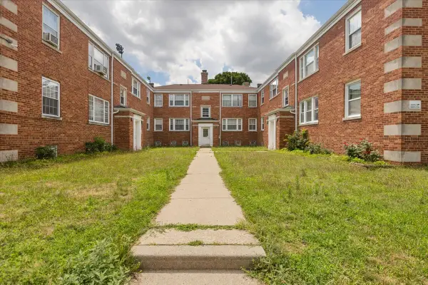 2133 W Highland Avenue #2, Chicago, IL 60659