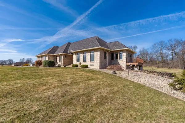 21927 71st Avenue N, Port Byron, IL 61275