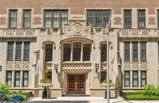 220 E Walton Place #9W, Chicago, IL 60611