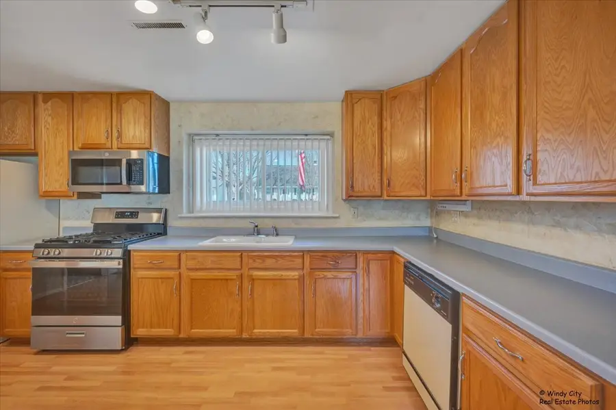 819 Dartmoor Drive, Crystal Lake, IL 60014 - #2