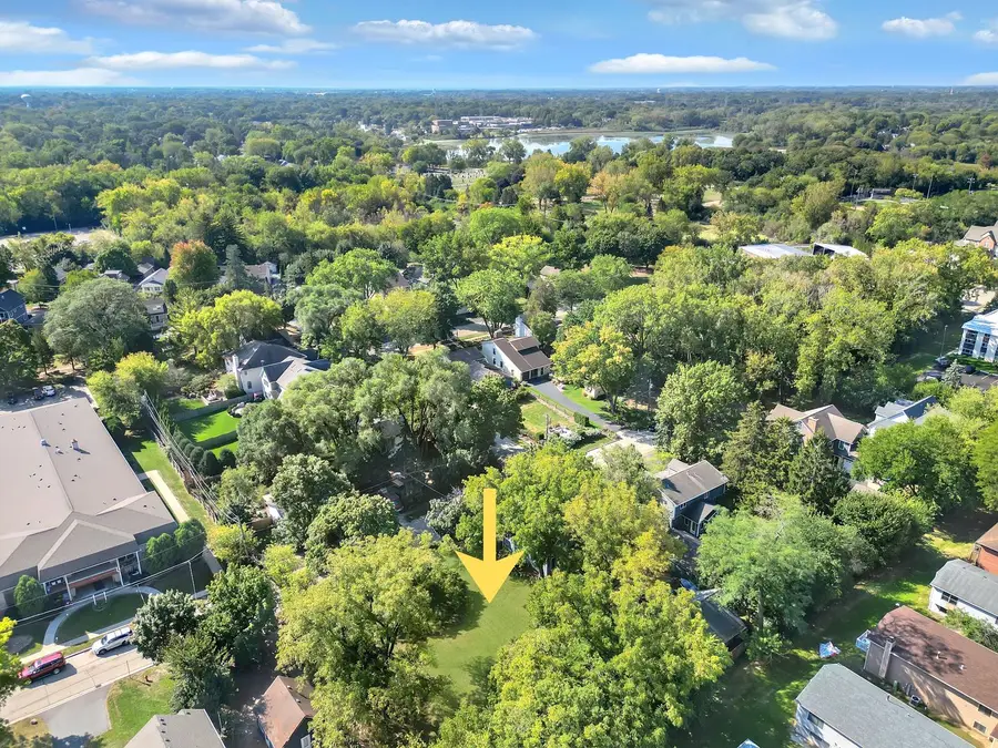 208 W Ellis Avenue, Libertyville, IL 60048 - #2