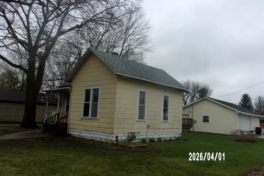 309 N Colfax Street, Crescent City, IL 60928 - #2