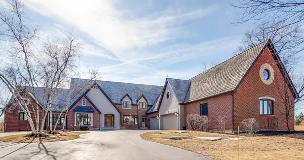 13 Kensington Drive, North Barrington, IL 60010