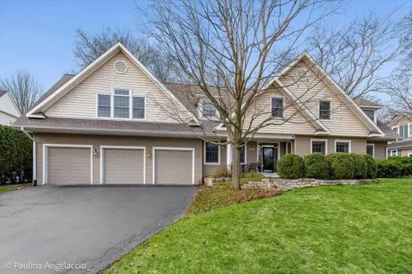 528 S Cook Street, Barrington, IL 60010