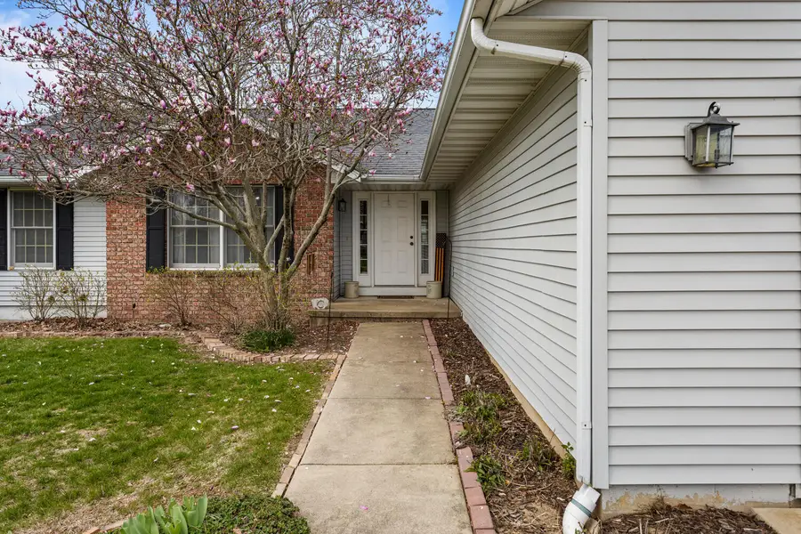 807 Heather Drive, Mahomet, IL 61853 - #3
