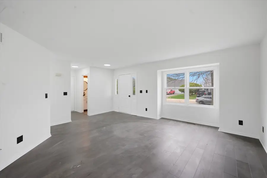 508 Pembroke Road Sw, Poplar Grove, IL 61065 - #2