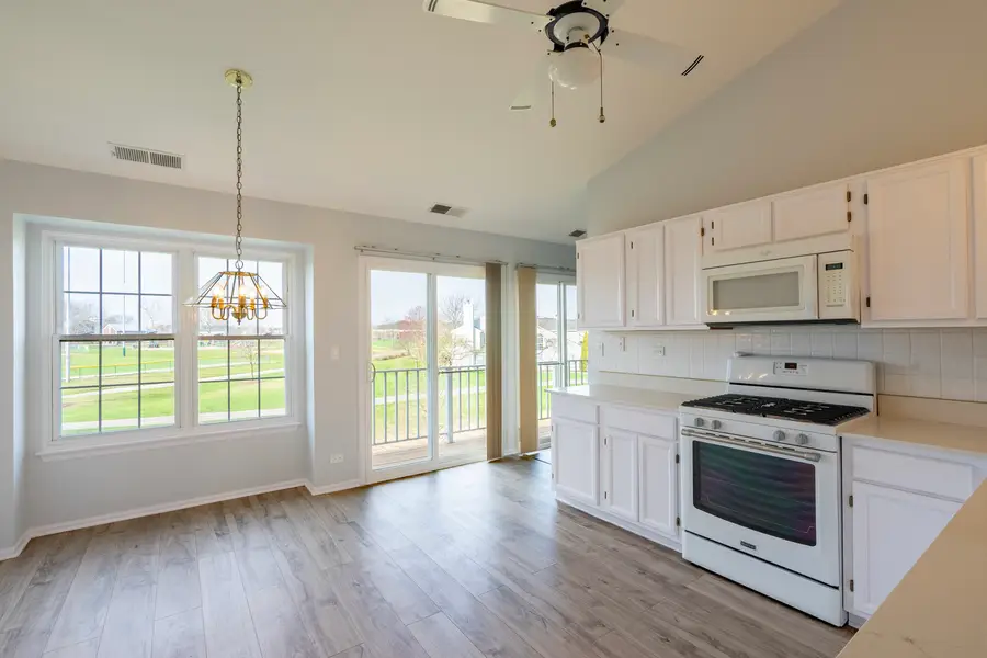 629 W Streamwood Boulevard #B, Streamwood, IL 60107 - #2