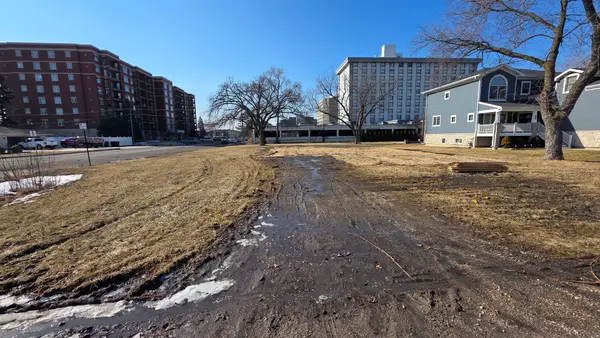 5602 N Fairview Avenue, Norwood Park, IL 60631