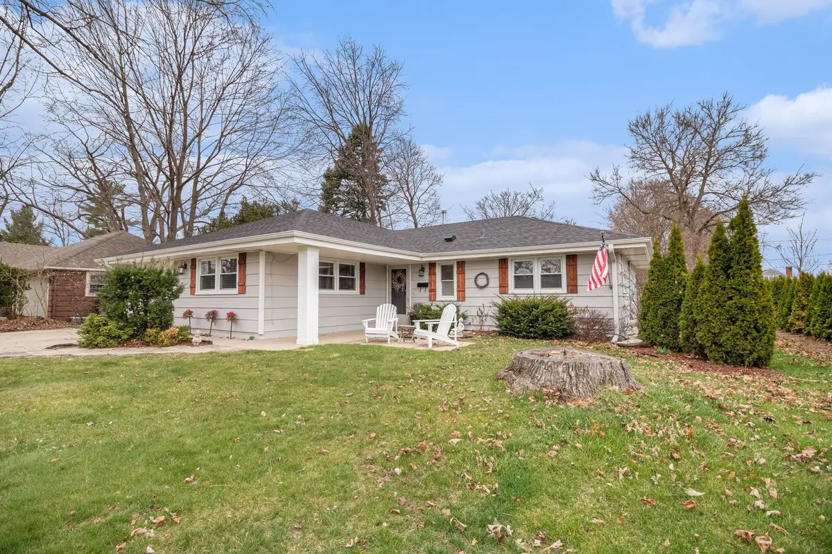 3804 Grove Avenue, McHenry, IL 60050 - #1