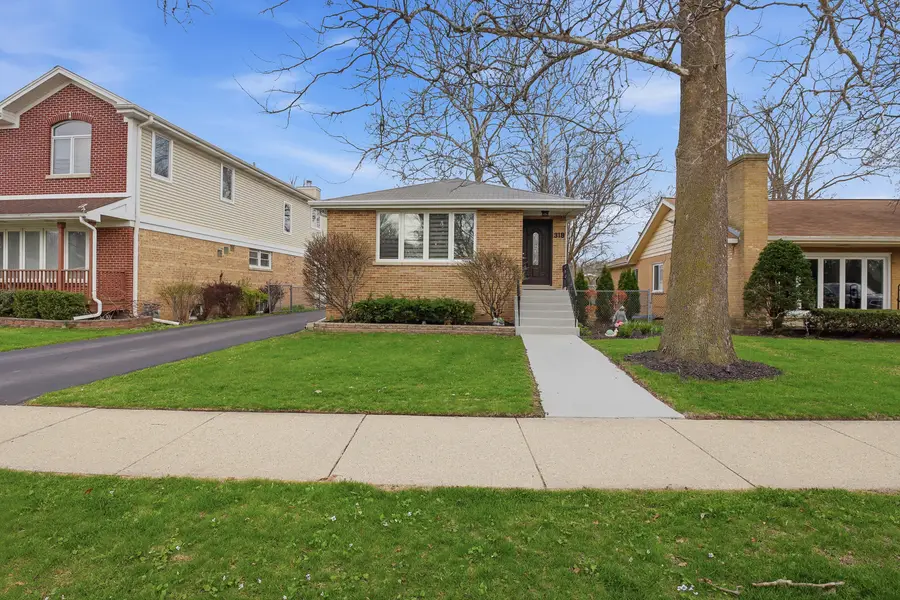 318 Hibbard Road, Wilmette, IL 60091 - #3