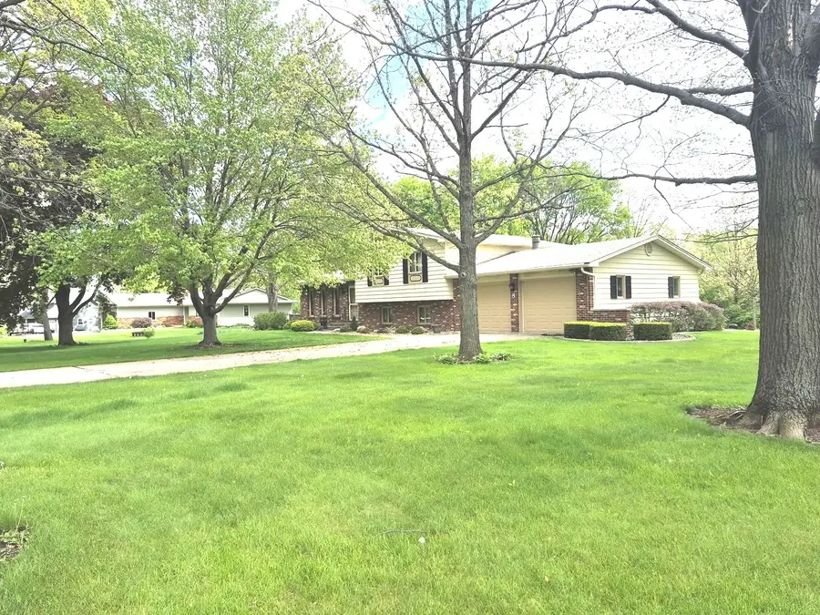 8 Hawthorne Drive, Oswego, IL 60543 - #2