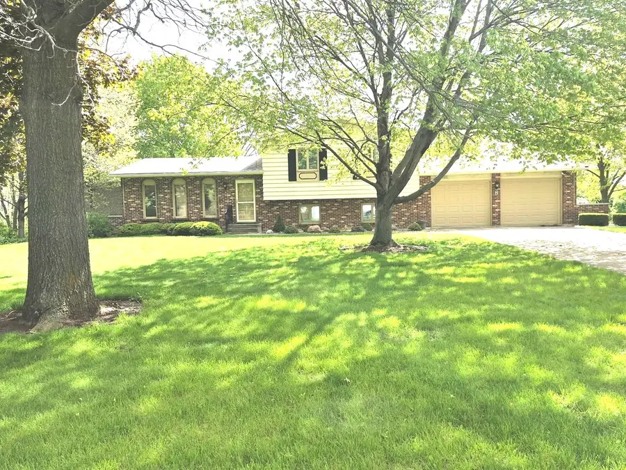 8 Hawthorne Drive, Oswego, IL 60543 - #3