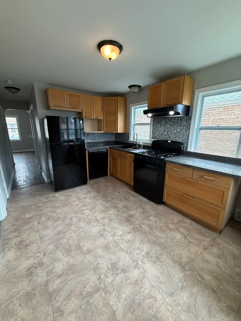 7952 S Trumbull Avenue, Chicago, IL 60652 - #2