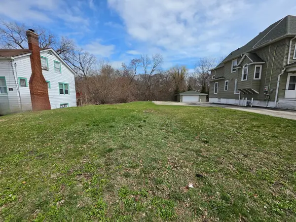 121 N Park Avenue, Waukegan, IL 60085