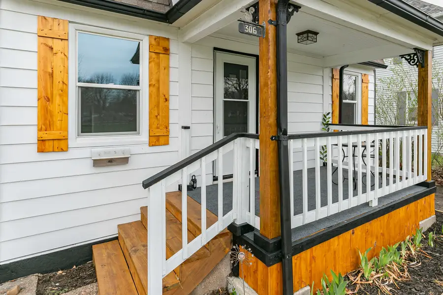 306 S Elmwood Avenue, Davenport, IA 52802 - #3