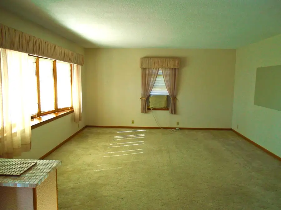 702 High Street, Dixon, IA 52745 - #2