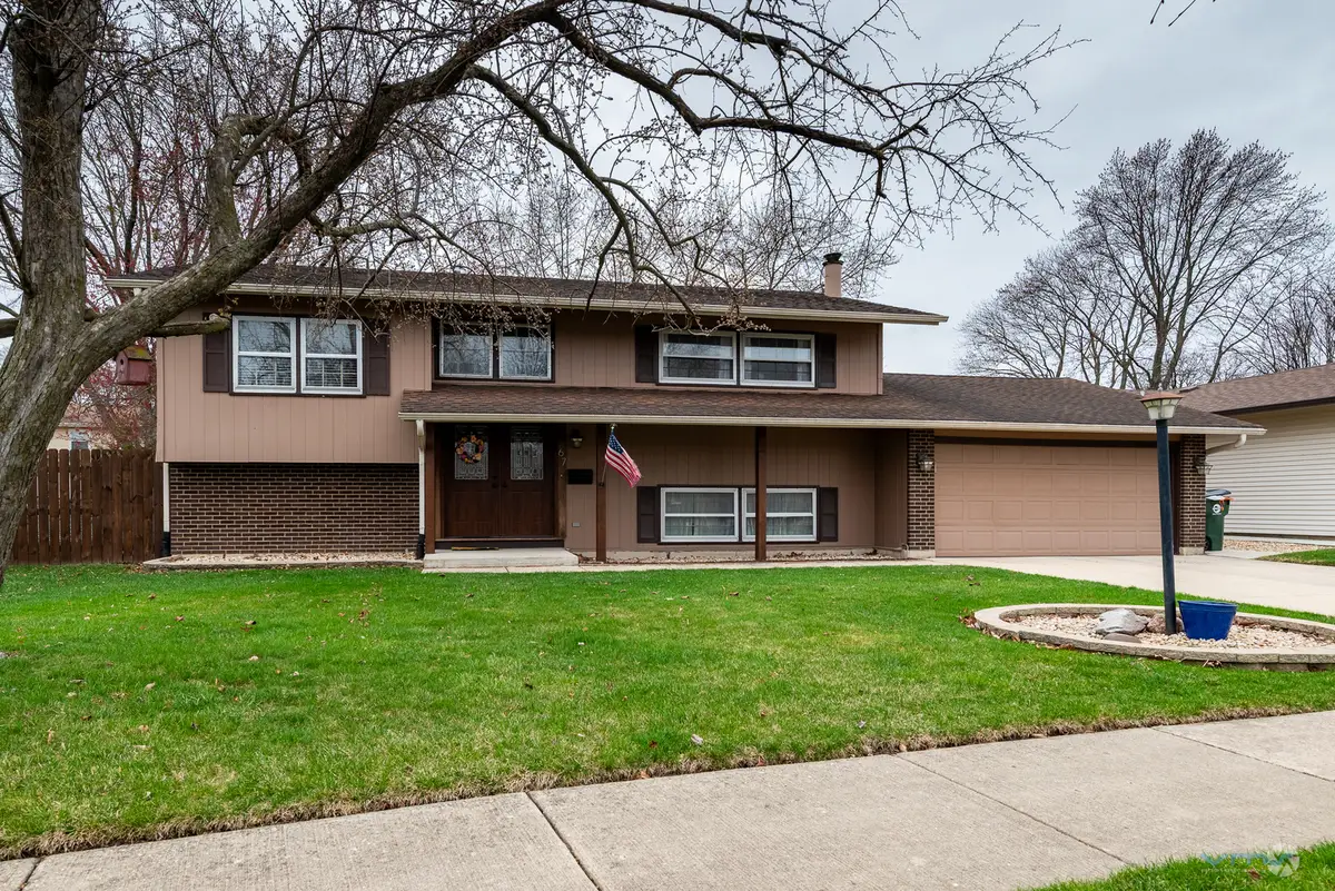 67 Kenilworth Avenue, Elk Grove Village, IL 60007 - #1
