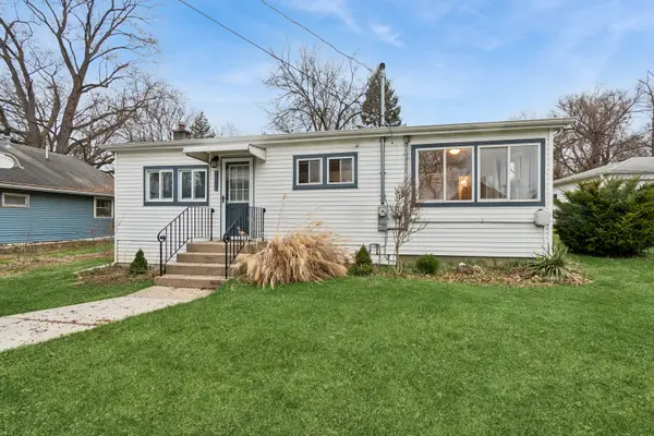 2016 Sunnyside Beach Drive, Johnsburg, IL 60051