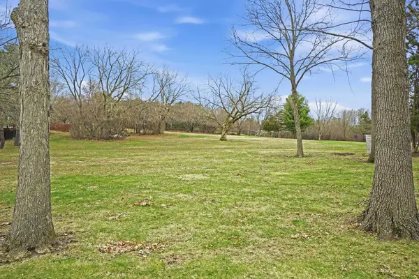 38705 N Pine Grove Avenue, Wadsworth, IL 60083