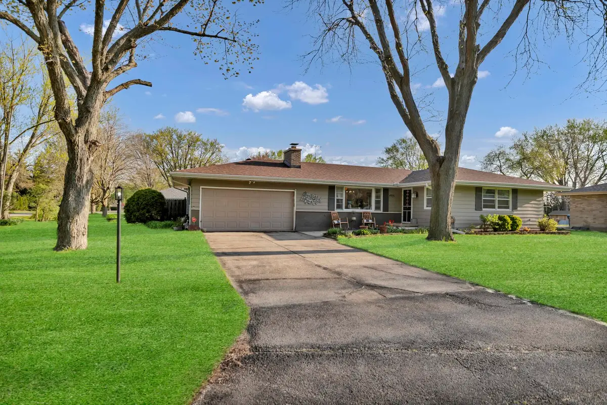 405 Thomas Drive, Sycamore, IL 60178 - #1