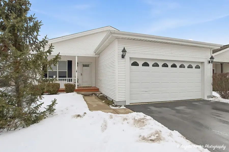 54 Rocking Horse Lane, Grayslake, IL 60030 - #2