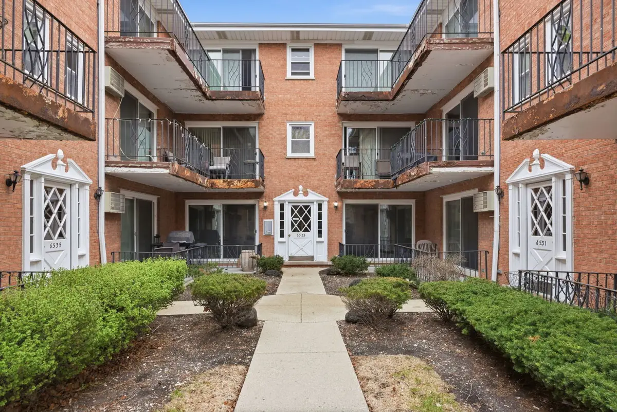 6533 N Northwest Highway #1C, Chicago, IL 60631 - #1