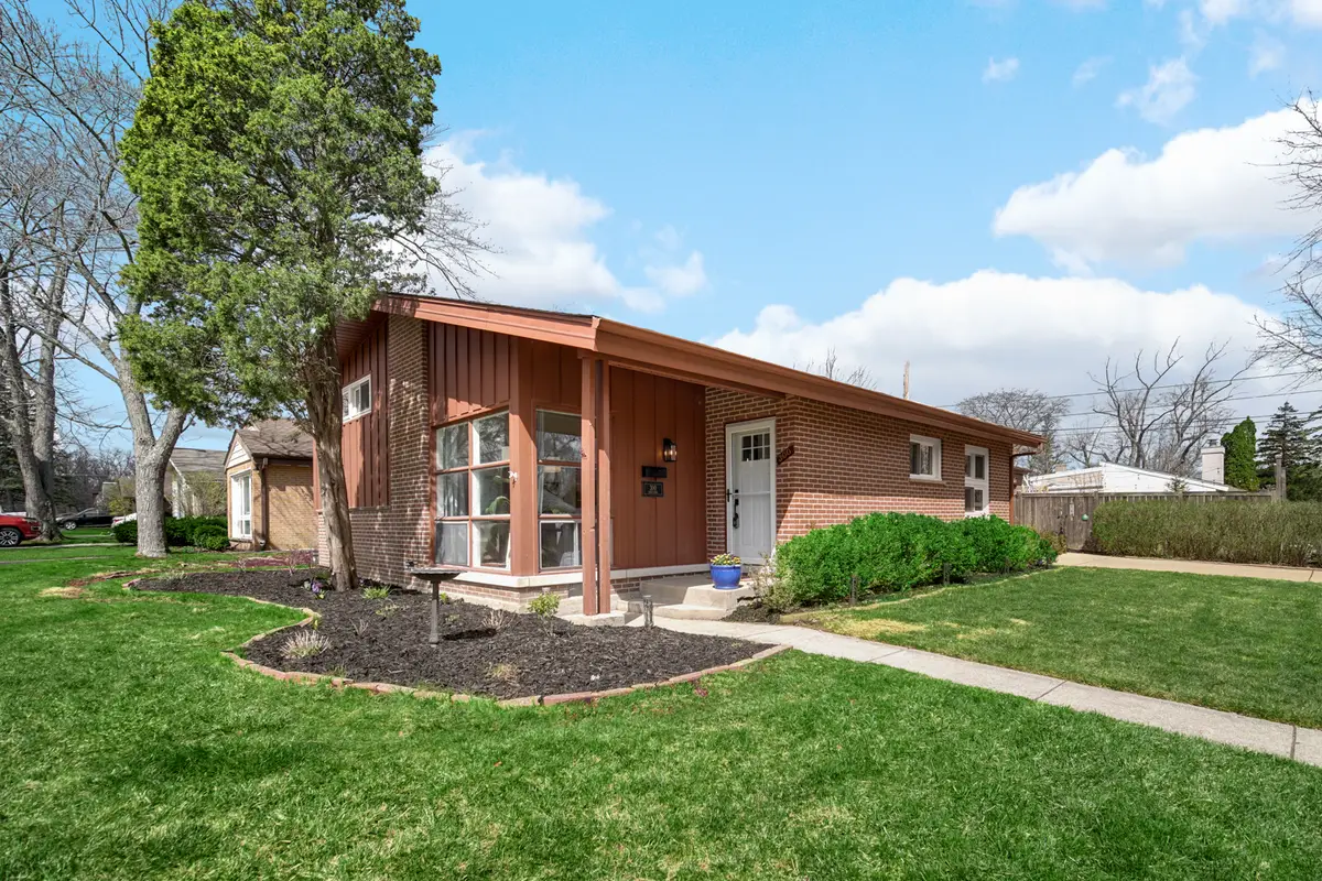 300 Voltz Road, Northbrook, IL 60062 - #1