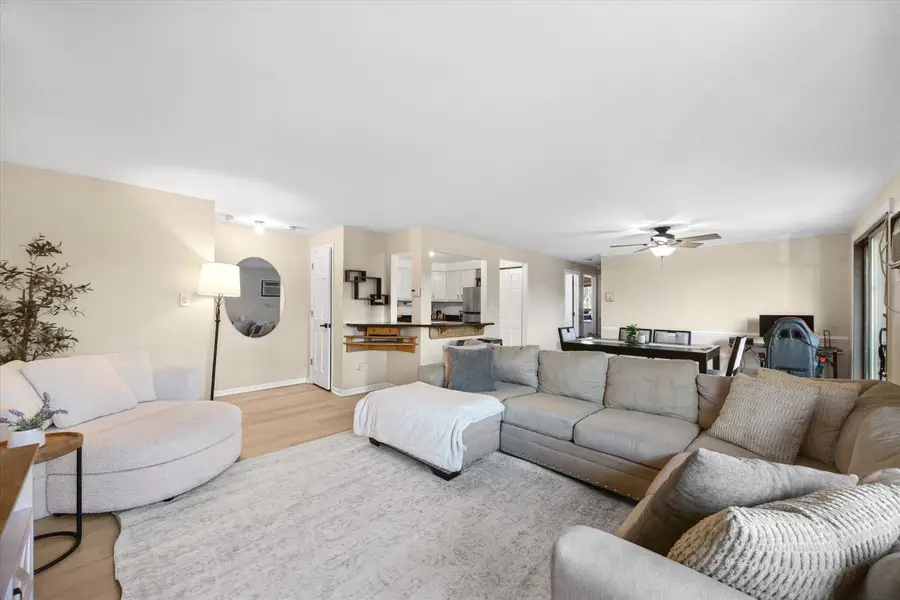 1240 S Lorraine Road #3B, Wheaton, IL 60189 - #2