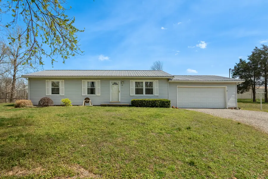 306 N White Street N, Creal Springs, IL 62922 - #2