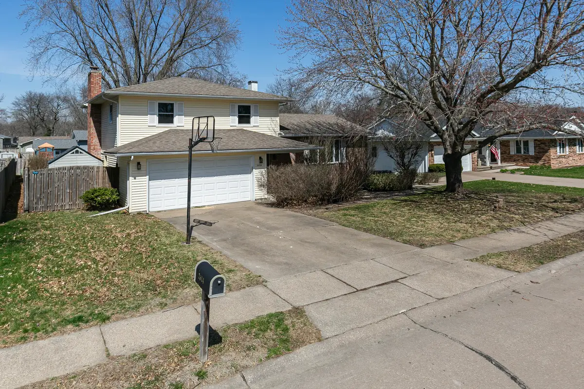 2614 E 28th Court, Davenport, IA 52803 - #1