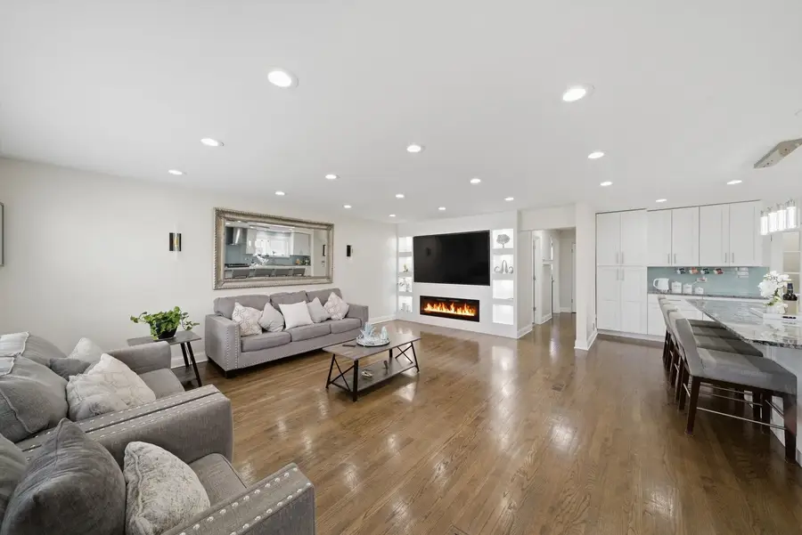 3239 Sarah Street, Franklin Park, IL 60131 - #3