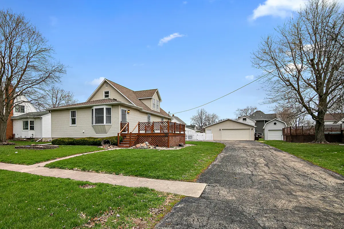 203 E Lake Street, Ashkum, IL 60911 - #1