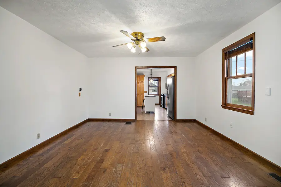 203 E Lake Street, Ashkum, IL 60911 - #3