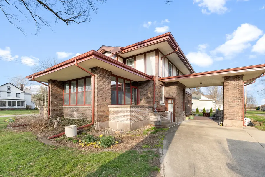 205 E Lincoln Avenue, Watseka, IL 60970 - #2