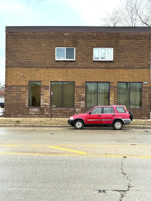 7228 39th Street #2W, Lyons, IL 60534